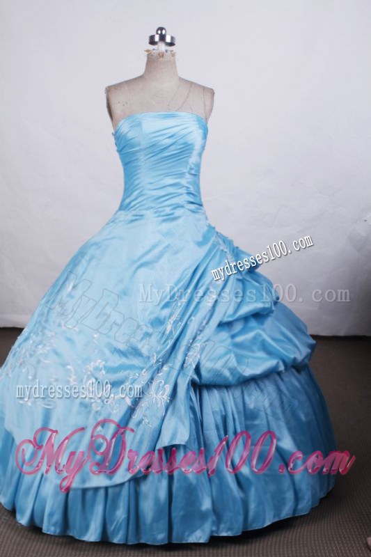 Strapless Layers Ruche Quinceanera Dresses Decorated by Embroideries